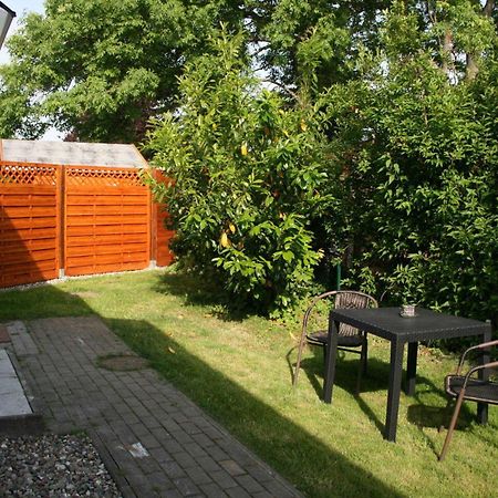 Ferienwohnungen Haus Mecklenburg 奥门豪斯特 外观 照片